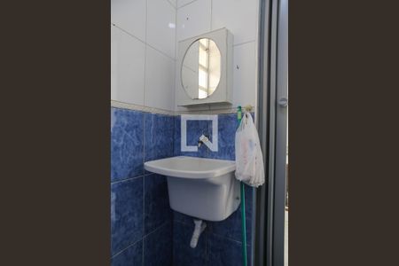 Banheiro de kitnet/studio para alugar com 1 quarto, 40m² em José Menino, Santos