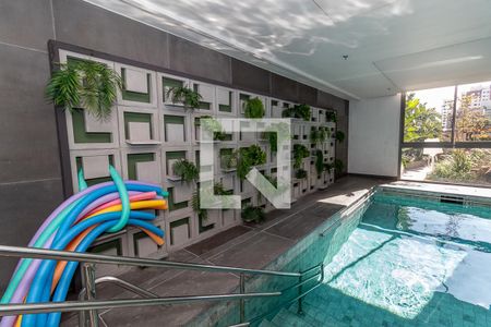 Studio à venda com 50m², 1 quarto e 1 vaga Studio à venda com 50m², 1 quarto e 1 vagaÁrea comum - Piscina Coberta