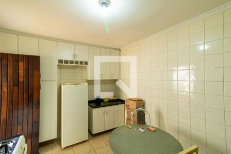 Casa à venda com 180m², 4 quartos e 2 vagas Casa à venda com 180m², 4 quartos e 2 vagasCozinha