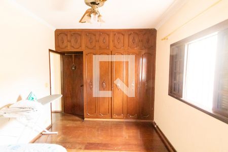 Casa à venda com 180m², 4 quartos e 2 vagas Casa à venda com 180m², 4 quartos e 2 vagasQuarto 3