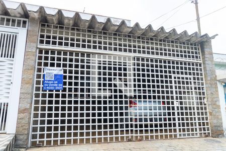 Casa à venda com 180m², 4 quartos e 2 vagas Casa à venda com 180m², 4 quartos e 2 vagasFachada