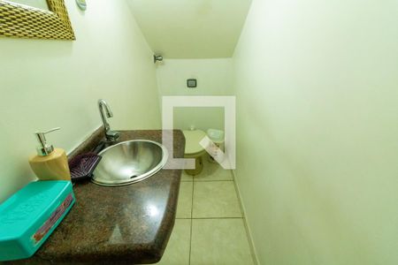 Casa à venda com 180m², 4 quartos e 2 vagas Casa à venda com 180m², 4 quartos e 2 vagasLavabo