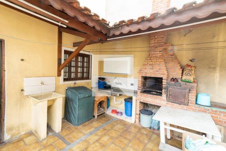 Casa à venda com 180m², 4 quartos e 2 vagas Casa à venda com 180m², 4 quartos e 2 vagasÁrea de Serviço