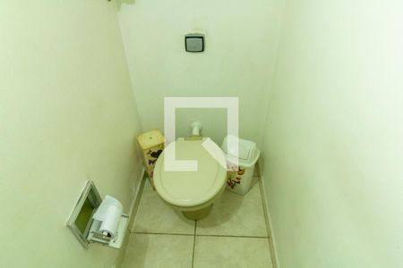 Casa à venda com 180m², 4 quartos e 2 vagas Casa à venda com 180m², 4 quartos e 2 vagasLavabo