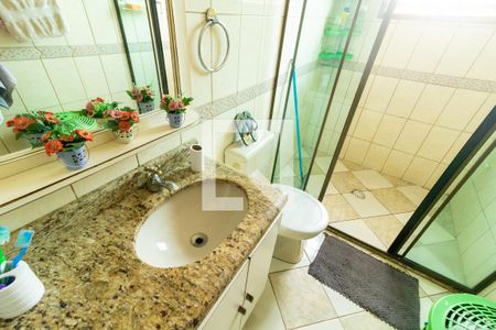 Casa à venda com 180m², 4 quartos e 2 vagas Casa à venda com 180m², 4 quartos e 2 vagasBanheiro