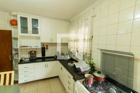 Casa à venda com 180m², 4 quartos e 2 vagas Casa à venda com 180m², 4 quartos e 2 vagasCozinha