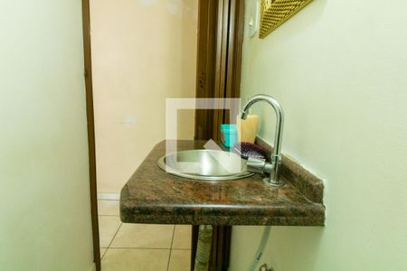 Casa à venda com 180m², 4 quartos e 2 vagas Casa à venda com 180m², 4 quartos e 2 vagasLavabo