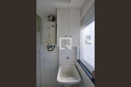 Apartamento para alugar com 70m², 3 quartos e 1 vagaÁrea de Serviço