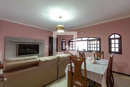 Casa à venda com 144m², 3 quartos e 2 vagas Casa à venda com 144m², 3 quartos e 2 vagasSala