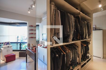 Apartamento à venda com 230m², 3 quartos e 3 vagas Apartamento à venda com 230m², 3 quartos e 3 vagasSuíte 3