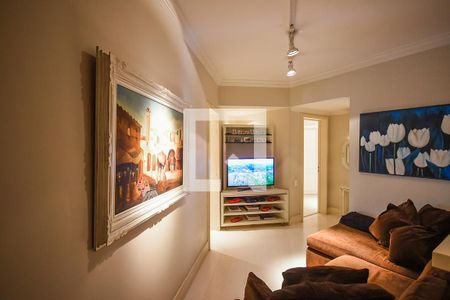 Apartamento à venda com 230m², 3 quartos e 3 vagas Apartamento à venda com 230m², 3 quartos e 3 vagasSala íntima