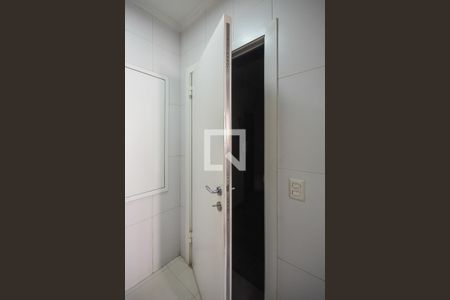 Apartamento à venda com 230m², 3 quartos e 3 vagas Apartamento à venda com 230m², 3 quartos e 3 vagasPorta blindada