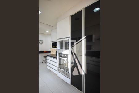 Apartamento à venda com 230m², 3 quartos e 3 vagas Apartamento à venda com 230m², 3 quartos e 3 vagasCozinha