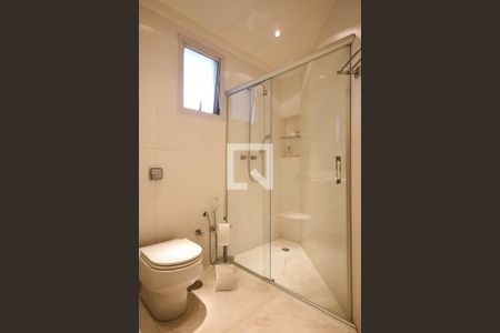 Apartamento à venda com 230m², 3 quartos e 3 vagas Apartamento à venda com 230m², 3 quartos e 3 vagasBanheiro suíte 2