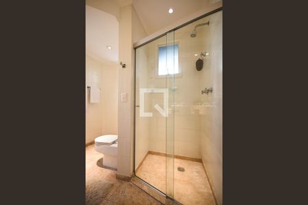 Apartamento à venda com 230m², 3 quartos e 3 vagas Apartamento à venda com 230m², 3 quartos e 3 vagasBanheiro suíte 1