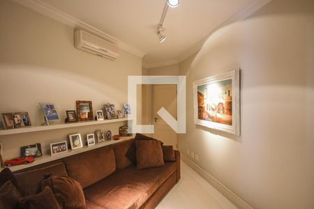 Apartamento à venda com 230m², 3 quartos e 3 vagas Apartamento à venda com 230m², 3 quartos e 3 vagasSala íntima