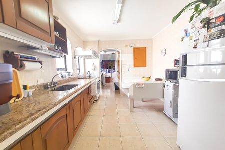 Apartamento para alugar com 190m², 4 quartos e 2 vagasCozinha