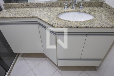 Banheiro da Suíte 1 de apartamento para alugar com 4 quartos, 129m² em Vila Ipojuca, São Paulo