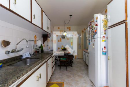 Casa à venda com 220m², 4 quartos e 3 vagasCozinha