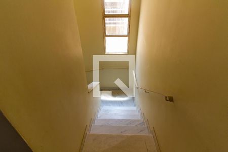 Casa à venda com 220m², 4 quartos e 3 vagasEscada