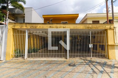 Casa à venda com 220m², 4 quartos e 3 vagasFachada