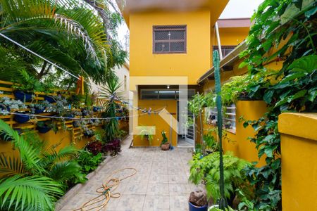 Casa à venda com 220m², 4 quartos e 3 vagasQuintal