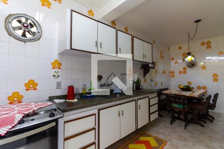 Casa à venda com 220m², 4 quartos e 3 vagasCozinha