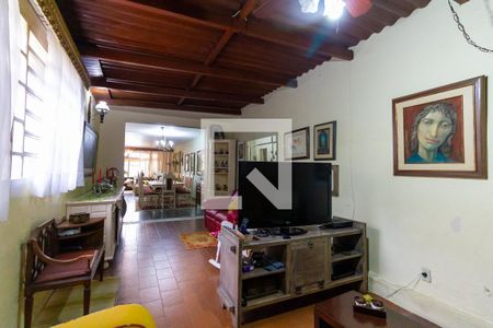 Casa à venda com 220m², 4 quartos e 3 vagasSala de TV