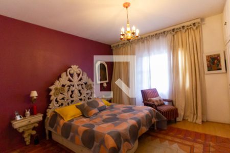 Casa à venda com 220m², 4 quartos e 3 vagasQuarto 1 Suíte