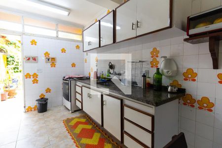 Casa à venda com 220m², 4 quartos e 3 vagasCozinha