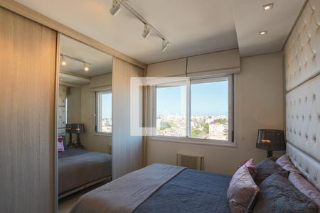 Quarto 1 de apartamento para alugar com 2 quartos, 65m² em Vila Ipiranga, Porto Alegre