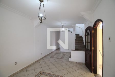 Sala de casa para alugar com 4 quartos, 250m² em Jardim Cotinha, São Paulo