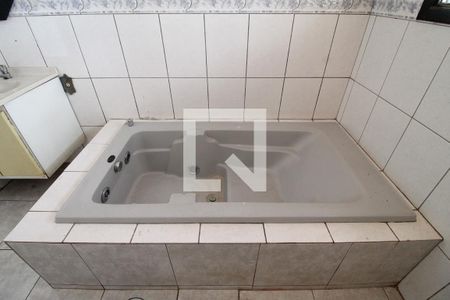Casa para alugar com 250m², 4 quartos e 2 vagasBanheiro da Suíte