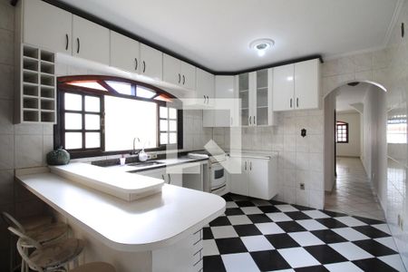 Casa para alugar com 250m², 4 quartos e 2 vagasCozinha
