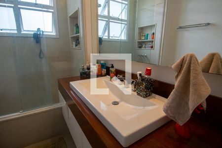 Apartamento à venda com 240m², 3 quartos e 1 vagaBanheiro da Suíte 2