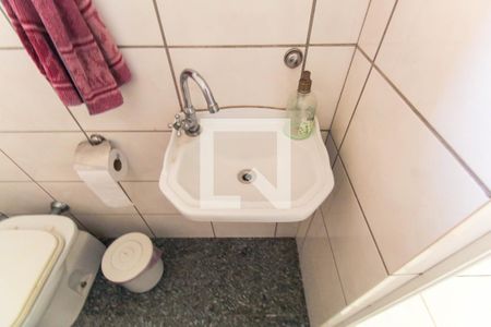 Casa à venda com 154m², 3 quartos e 4 vagas Casa à venda com 154m², 3 quartos e 4 vagasBanheiro de serviço