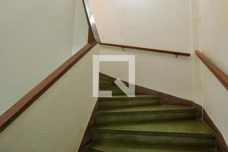 Apartamento para alugar com 91m², 2 quartos e sem vagaEscada