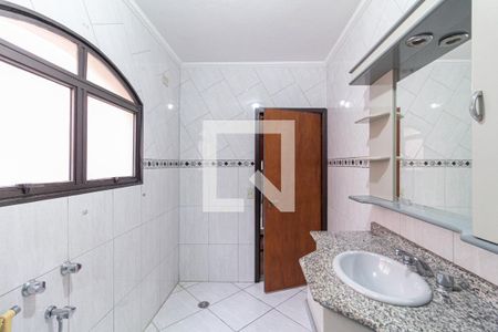 Casa à venda com 247m², 4 quartos e 3 vagasBanheiro da suíte
