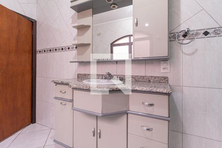 Casa à venda com 247m², 4 quartos e 3 vagasBanheiro da suíte