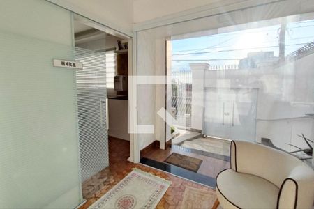 Sala de Estar de casa à venda com 4 quartos, 295m² em Vila Mimosa, Campinas