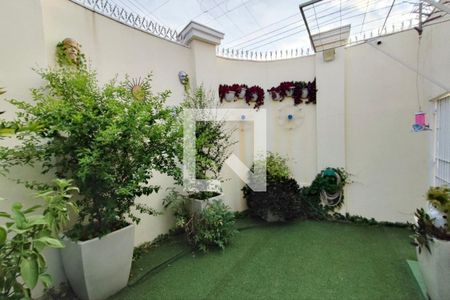 Casa para alugar com 295m², 4 quartos e 3 vagas Casa para alugar com 295m², 4 quartos e 3 vagasQuintal - Jardim