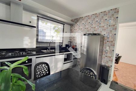 Casa para alugar com 295m², 4 quartos e 3 vagas Casa para alugar com 295m², 4 quartos e 3 vagasCozinha