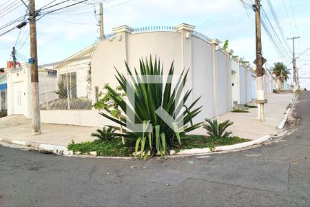Casa para alugar com 295m², 4 quartos e 3 vagas Casa para alugar com 295m², 4 quartos e 3 vagasFachada