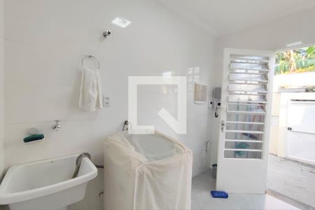 Casa para alugar com 295m², 4 quartos e 3 vagas Casa para alugar com 295m², 4 quartos e 3 vagasÁrea de Serviço