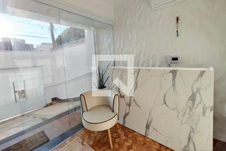 Casa para alugar com 295m², 4 quartos e 3 vagas Casa para alugar com 295m², 4 quartos e 3 vagasSala de Estar