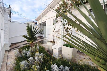Casa para alugar com 295m², 4 quartos e 3 vagas Casa para alugar com 295m², 4 quartos e 3 vagasHall de entrada - Jardim