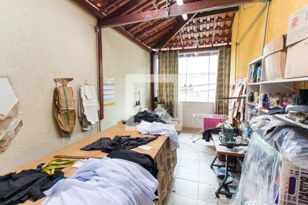 Casa à venda com 72m², 3 quartos e 1 vagaÁrea de Serviço