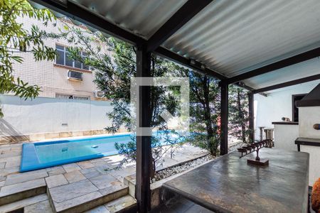 Casa para alugar com 320m², 3 quartos e 6 vagasBar e churrasqueira