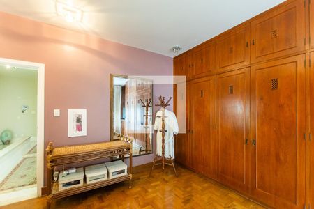 Casa para alugar com 320m², 3 quartos e 6 vagasSuíte