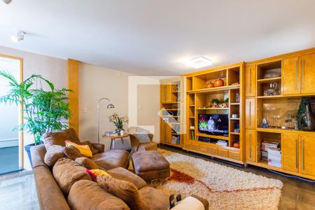 Casa para alugar com 320m², 3 quartos e 6 vagasSala de TV